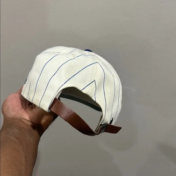 New Era Heritage Series Strapback Cap - Picture 3 of 10